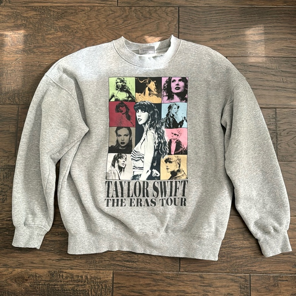 Taylor Swift The Eras Tour Sweatshirt size L